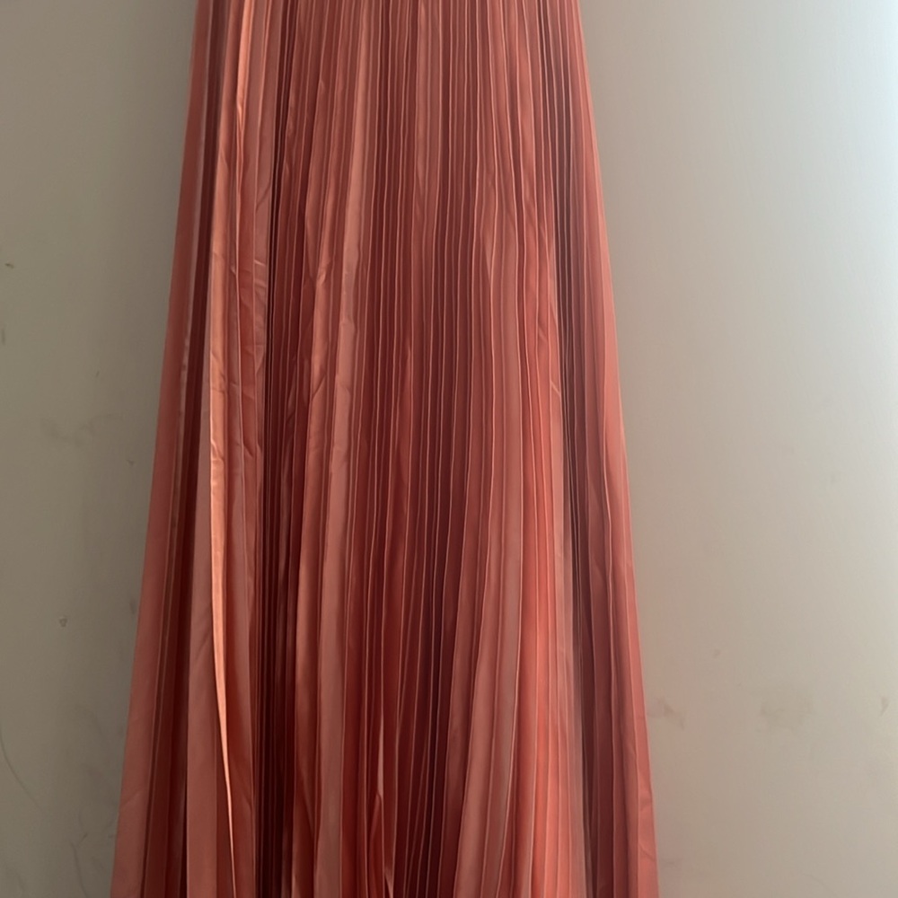 IEENA FOR MAC DUGGAL Plunge Neck Pleated Evening Rose Gold Pink Formal Gown - Picture 5 of 9